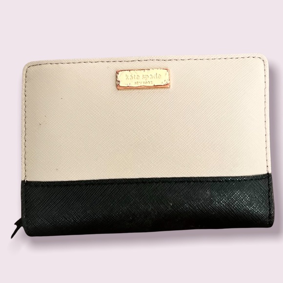 Kate Spade Wallet - Picture 1 of 7